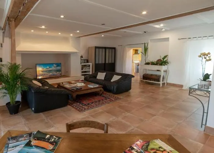 Hibiscus House Carcassonne